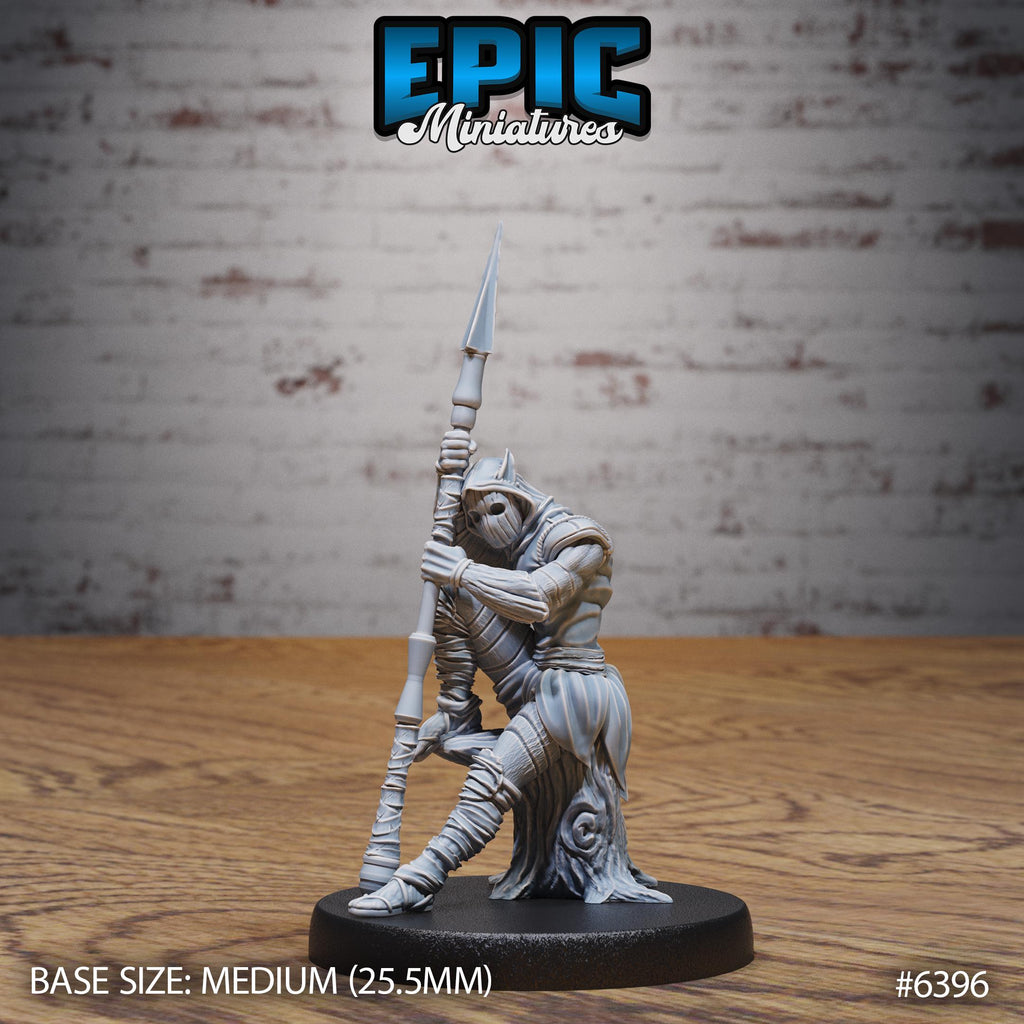 #6396 - Woodmask Assassin Rest TTRPG Figurine for role-playing games - Resin printed - 32mm scale - Epic Miniature