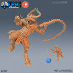 Demonic Minotaur Whip, minotaure cornu en armure à pointes, tenant un fouet courbé à pointes, l’autre poing levé et une jambe repliée, avec une petite vue arrière