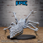 Vue arrière de Dire Spider Attack, montrant son abdomen couvert de touffes de poils et ses longues pattes articulées en posture d’attaque