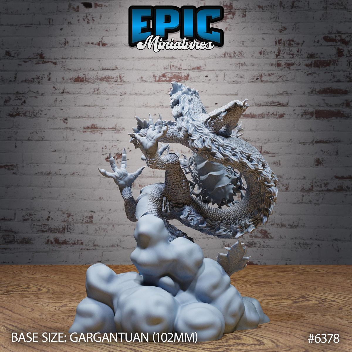 Vue arrière du Forest Lung Dragon Attack, montrant le corps écailleux enroulé, la crinière dorsale et les nuages sculptés