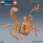 Scorpion Demon, créature au torse humanoïde et au corps de scorpion, avec des pattes articulées, une main griffue levée et une longue queue dressée, avec une petite vue arrière