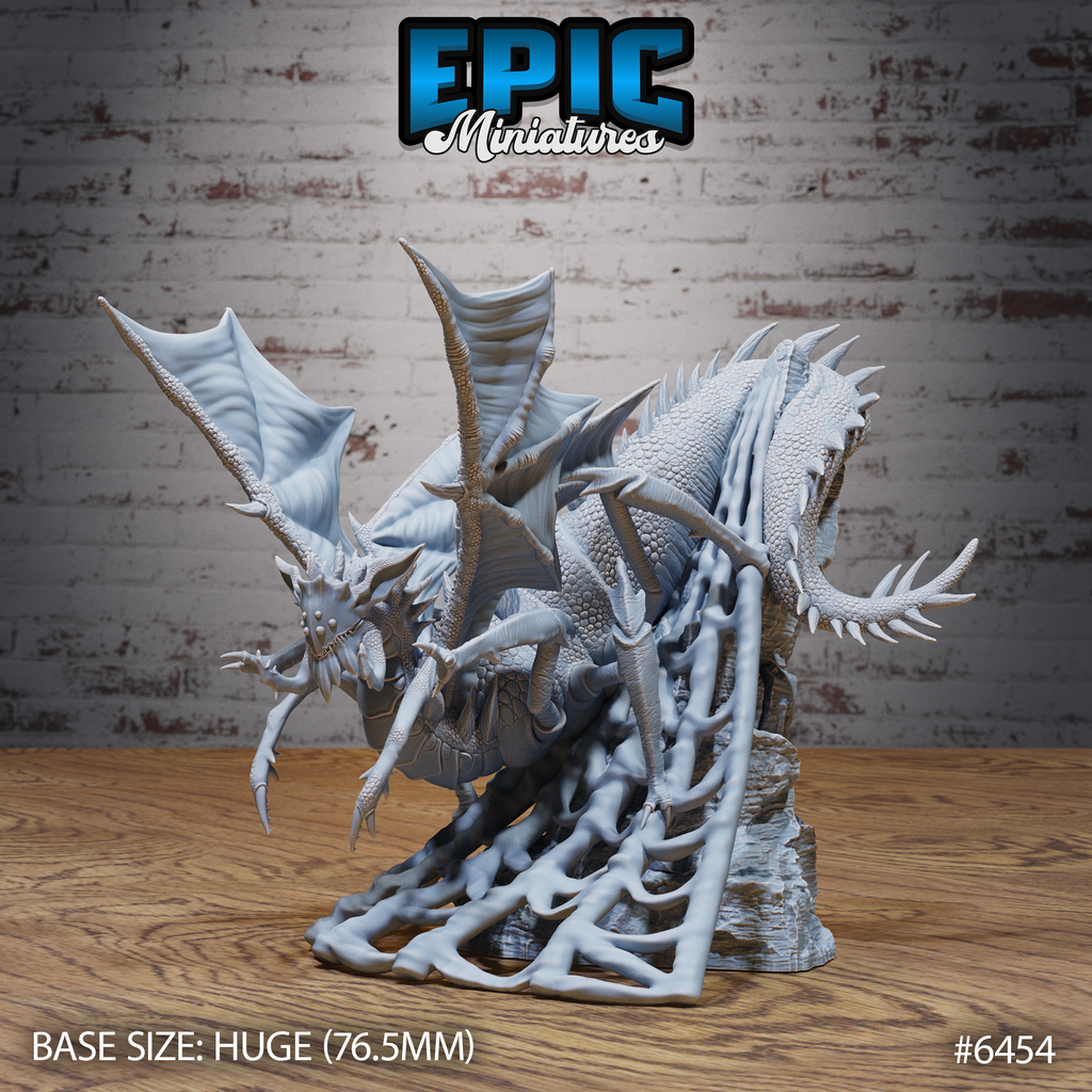 Figurine JDR Spider Dragon Web, dragon araignée descendant sur une grande toile inclinée, avec des ailes relevées et de longues pattes articulées