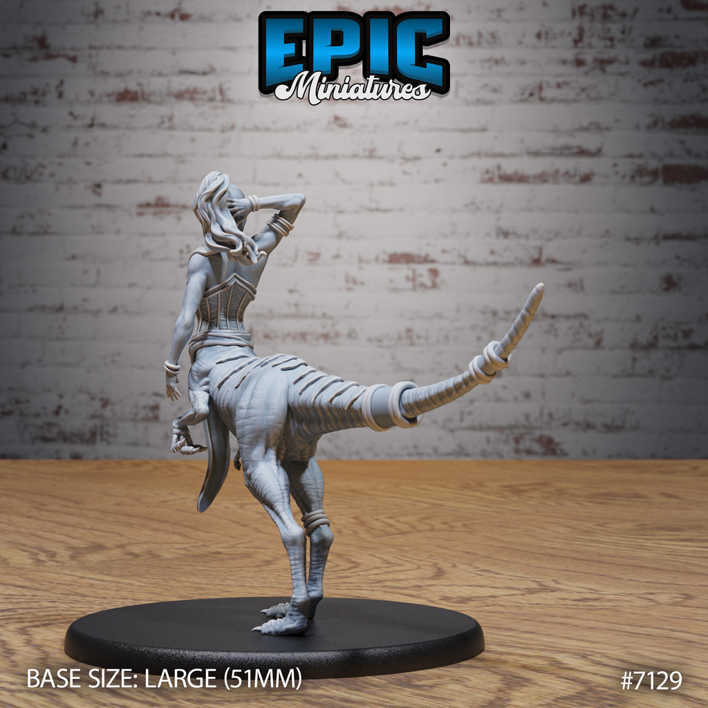 #7129 - Figurine Raptor Centaur Female en résine pour JDR
